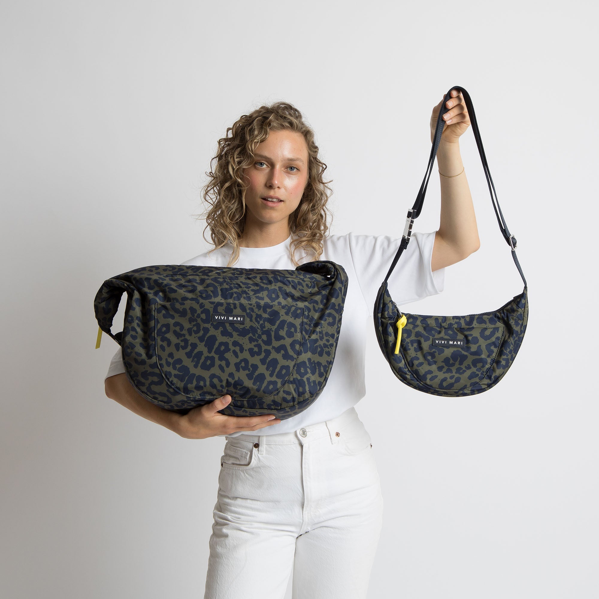 Padded Hip Bag oversized - leo splashes navy/olive - VIVI MARI
