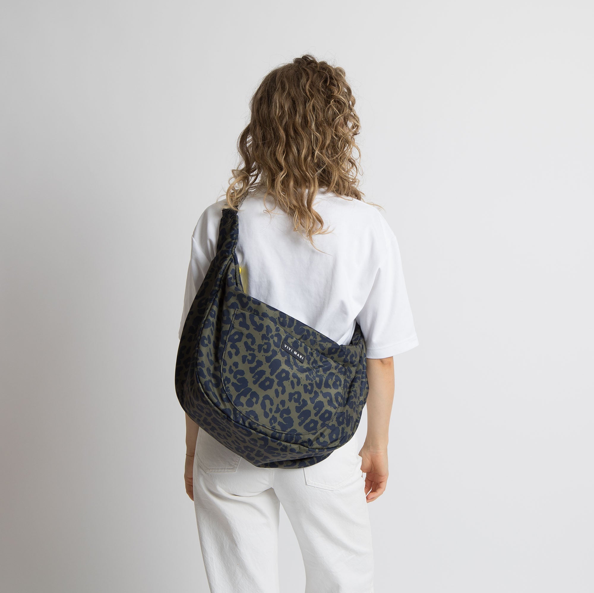 Padded Hip Bag oversized - leo splashes navy/olive - VIVI MARI