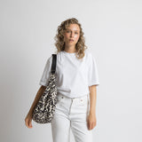 Padded Hip Bag oversized - leo splashes black/sand