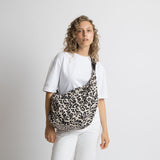Padded Hip Bag oversized - leo splashes black/sand