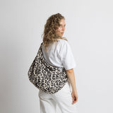 Padded Hip Bag oversized - leo splashes black/sand