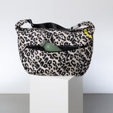 Padded Hip Bag oversized - leo splashes black/sand