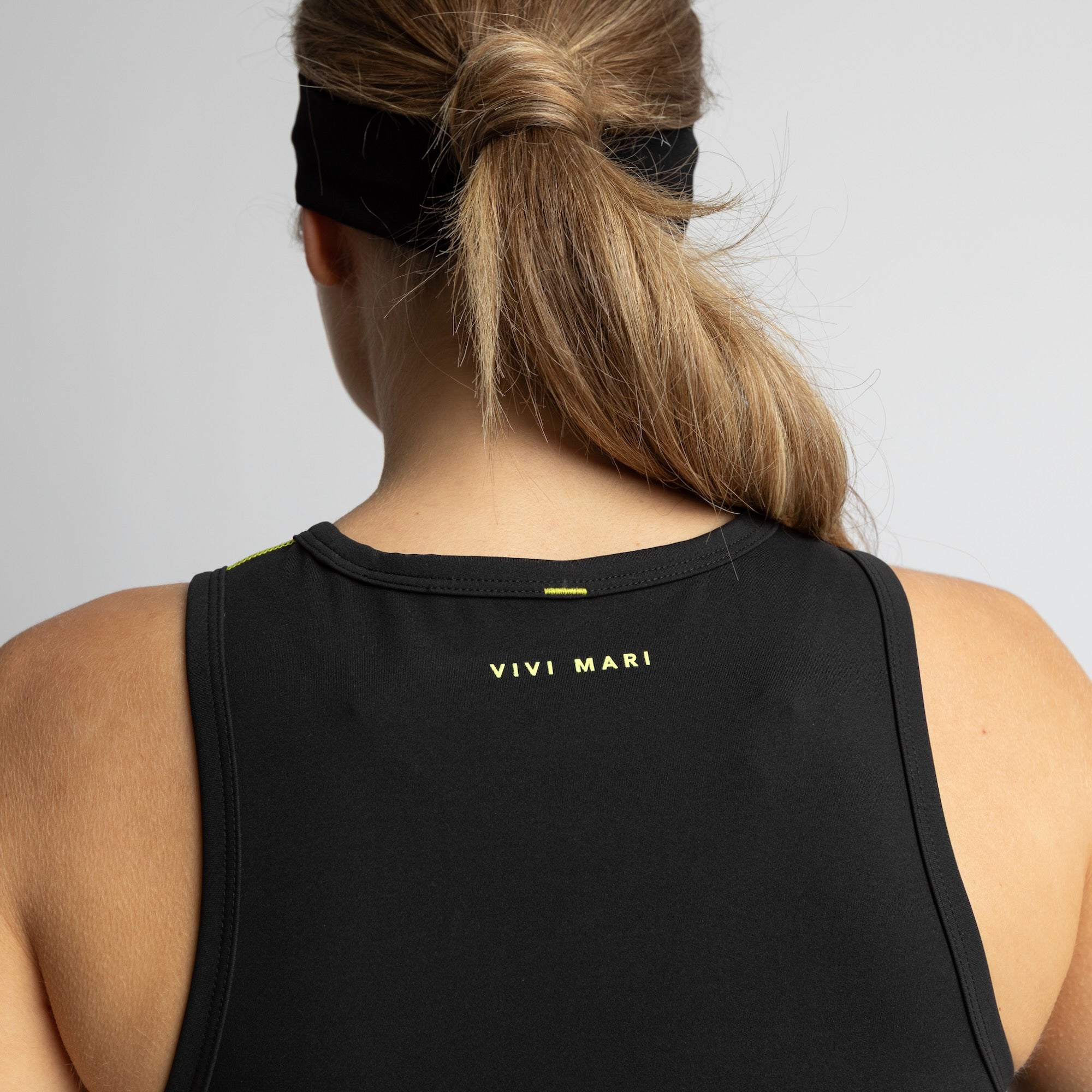 Activewear Top cropped black - VIVI MARI