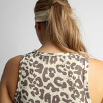 Activewear Top cropped leo splashes mushroom/sand - VIVI MARI