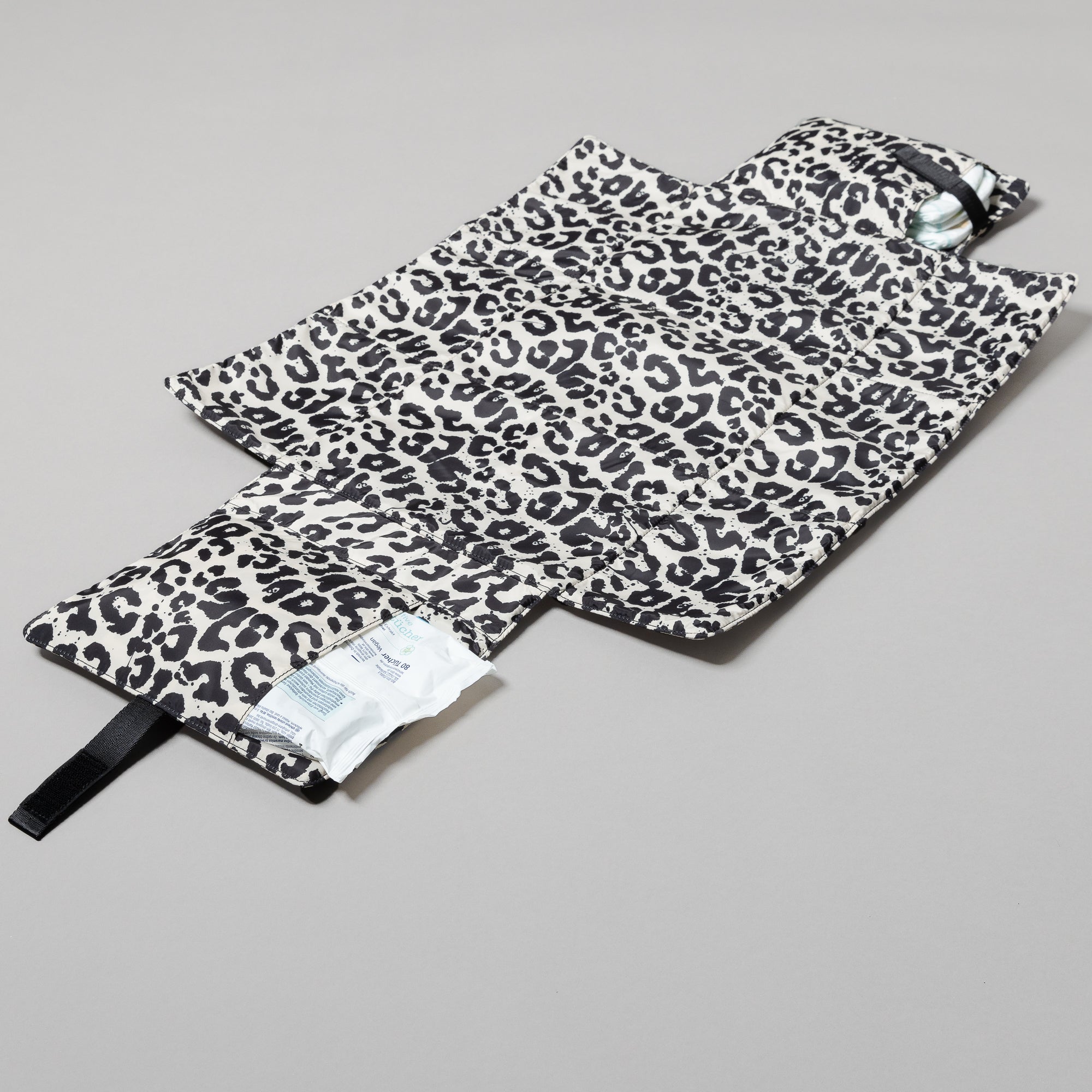 Baby Changing Mat - leo splashes black/sand - VIVI MARI