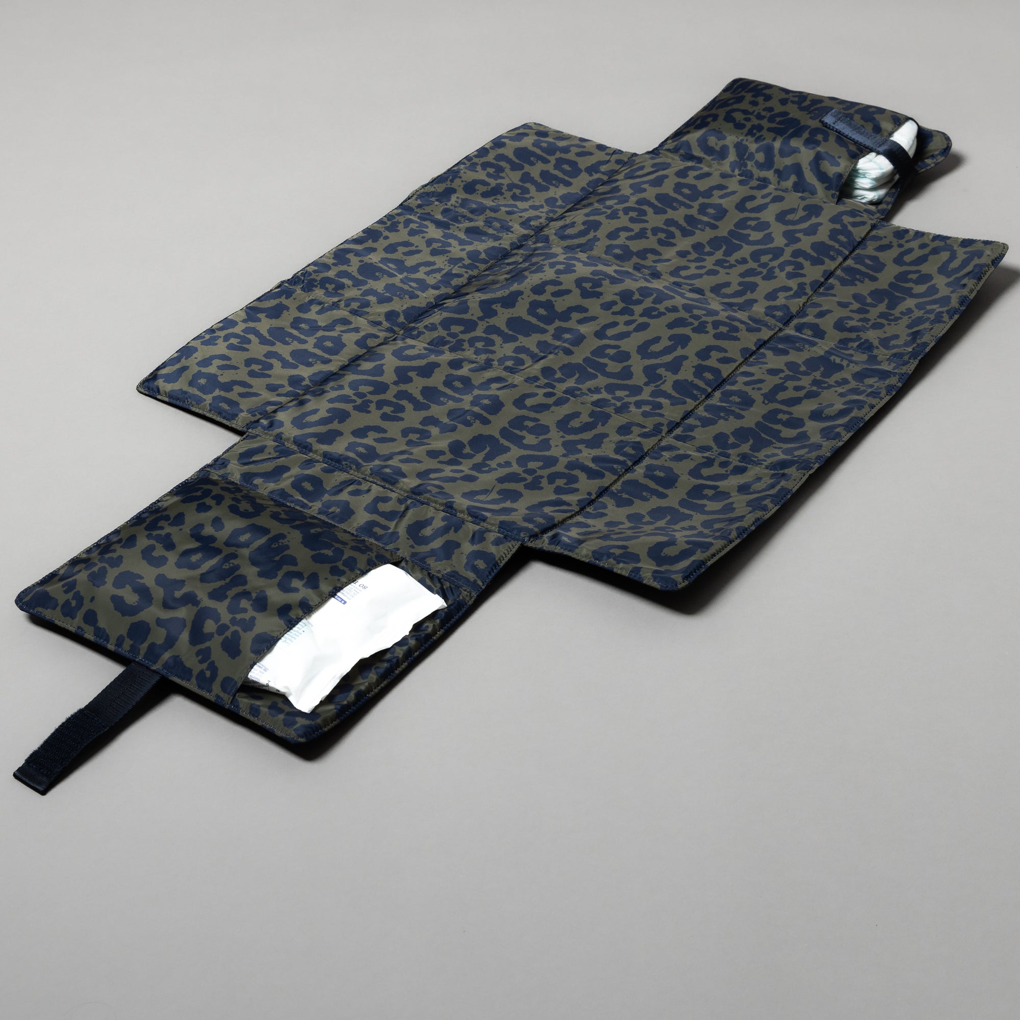 Baby Changing Mat - leo splashes navy/olive - VIVI MARI