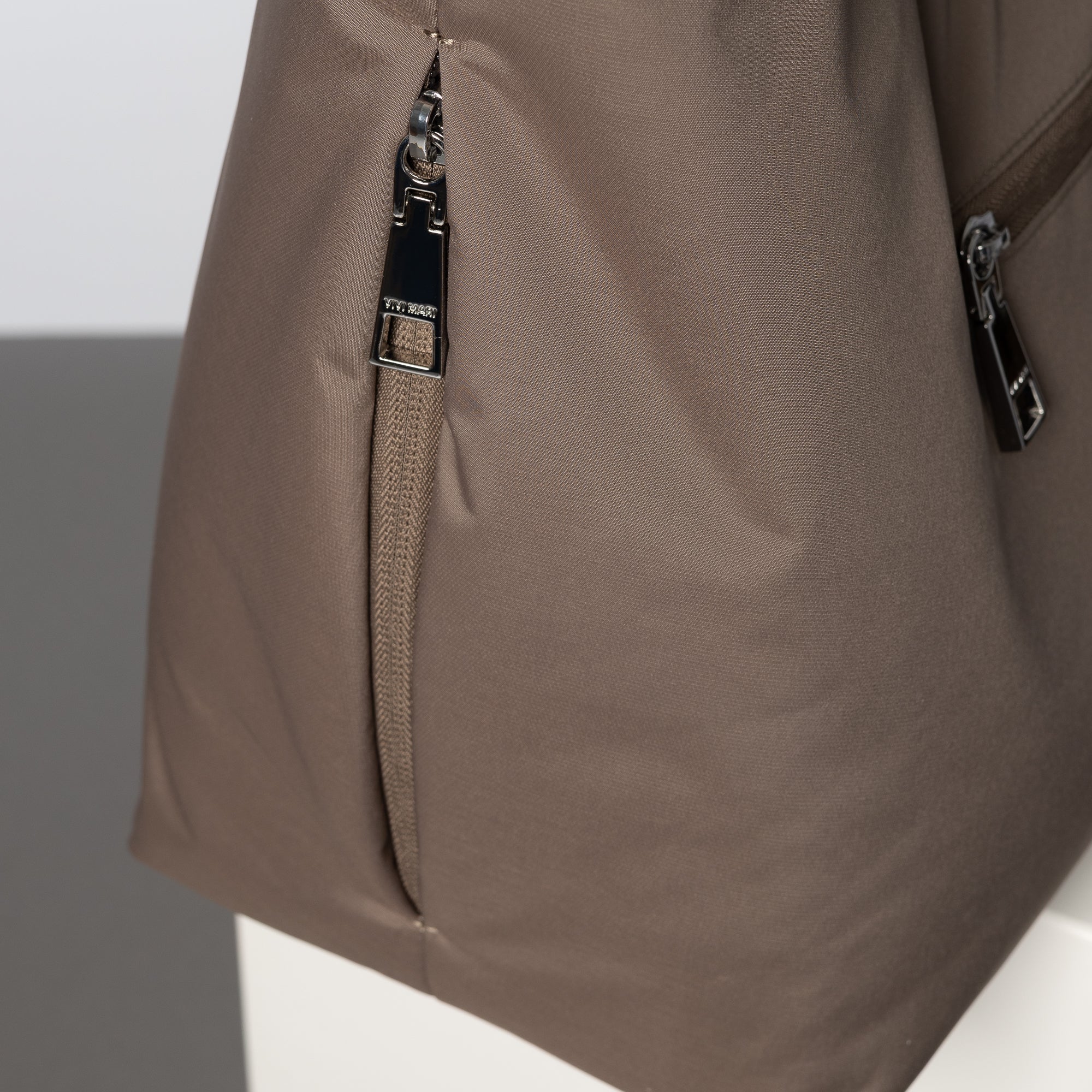 Buckle Bag medium - dark mushroom - VIVI MARI