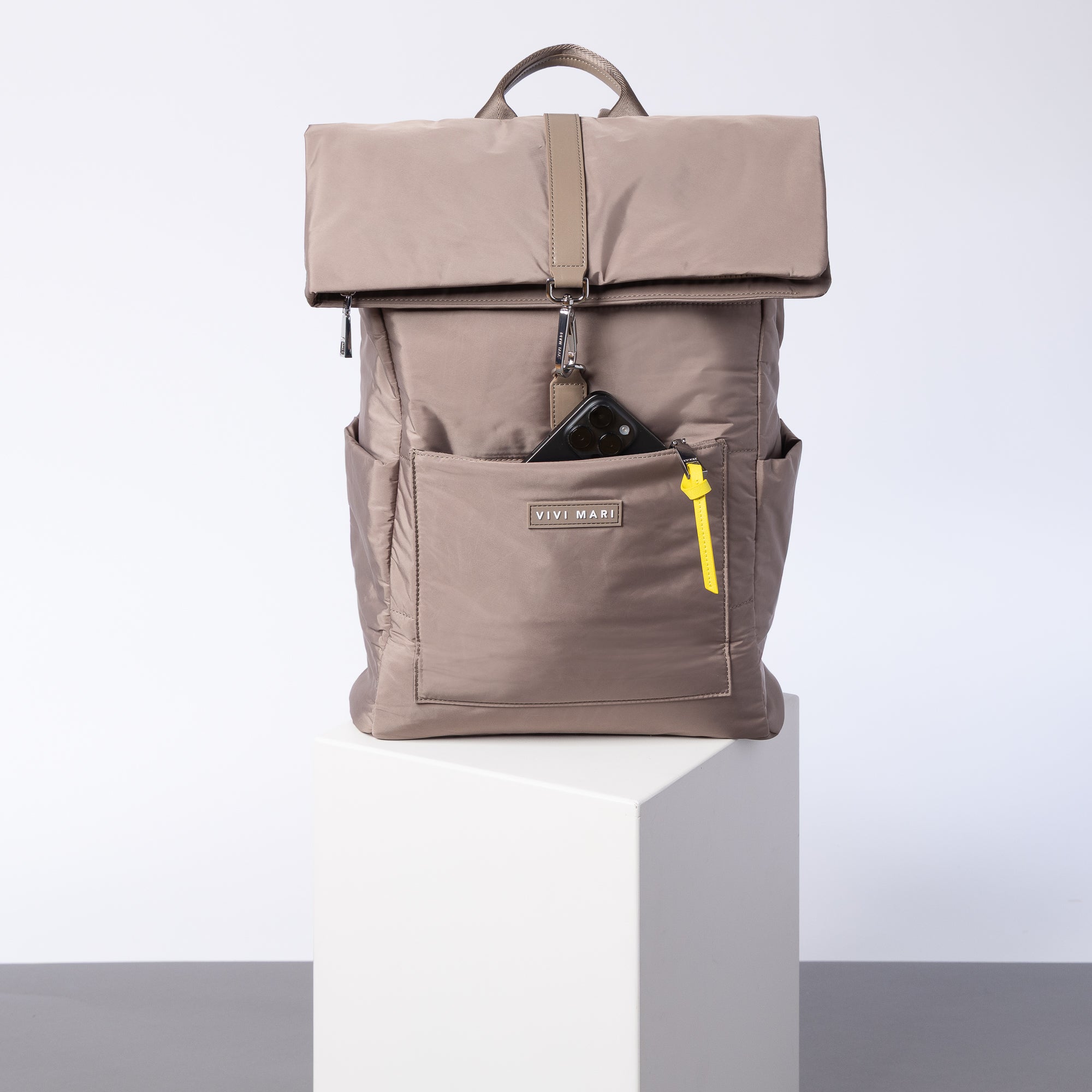 Padded Backpack medium - dark mushroom - VIVI MARI