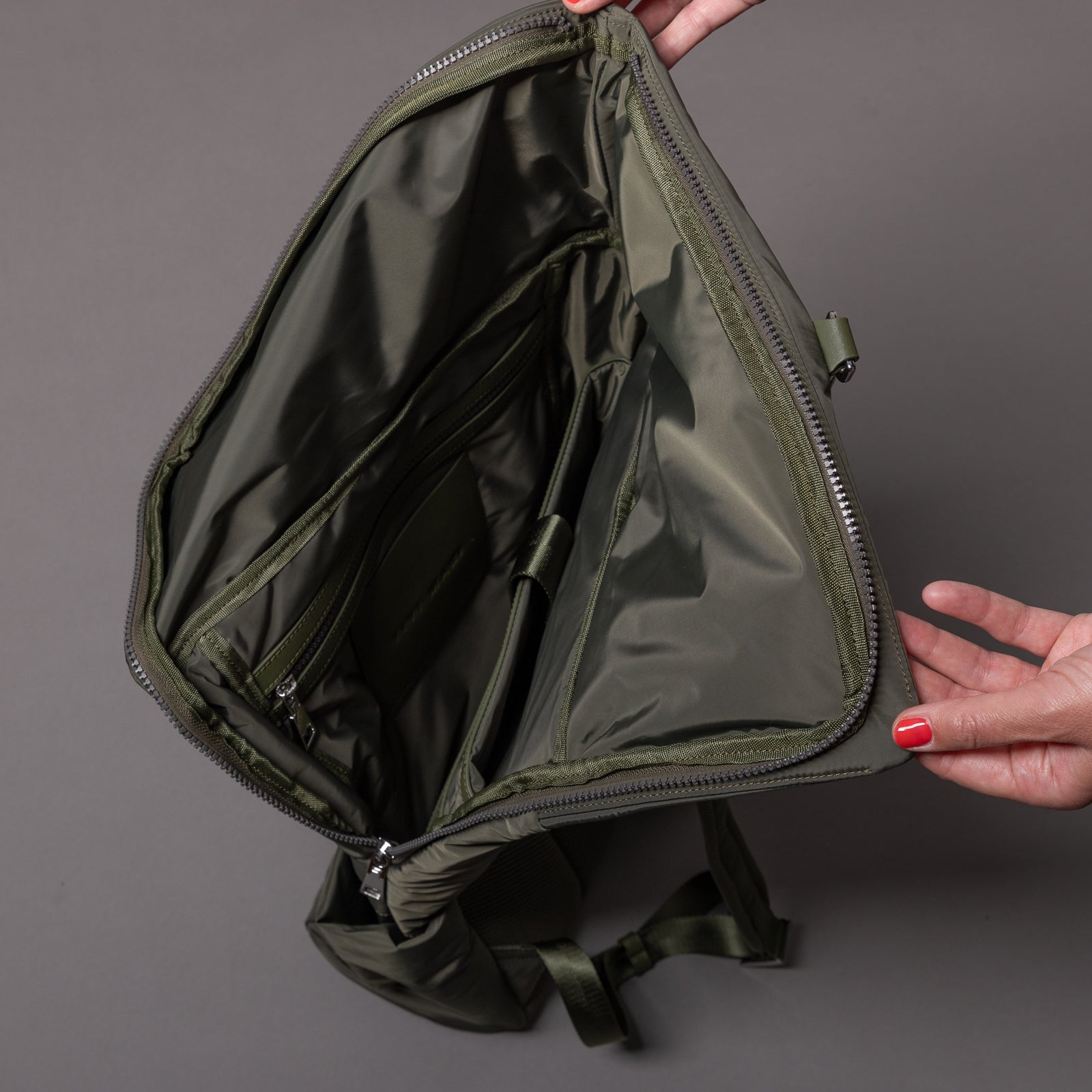 Padded Backpack medium - olive - VIVI MARI