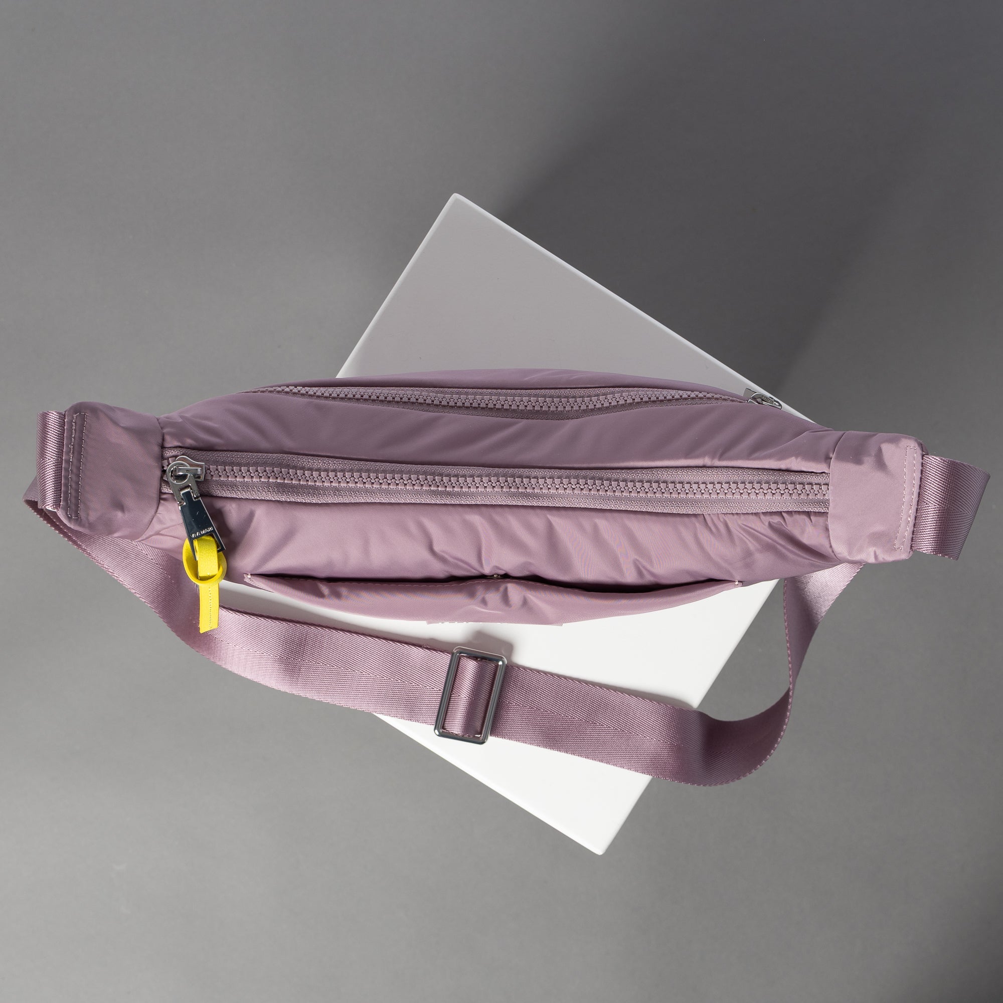 Padded Hip Bag medium - ash plum - VIVI MARI