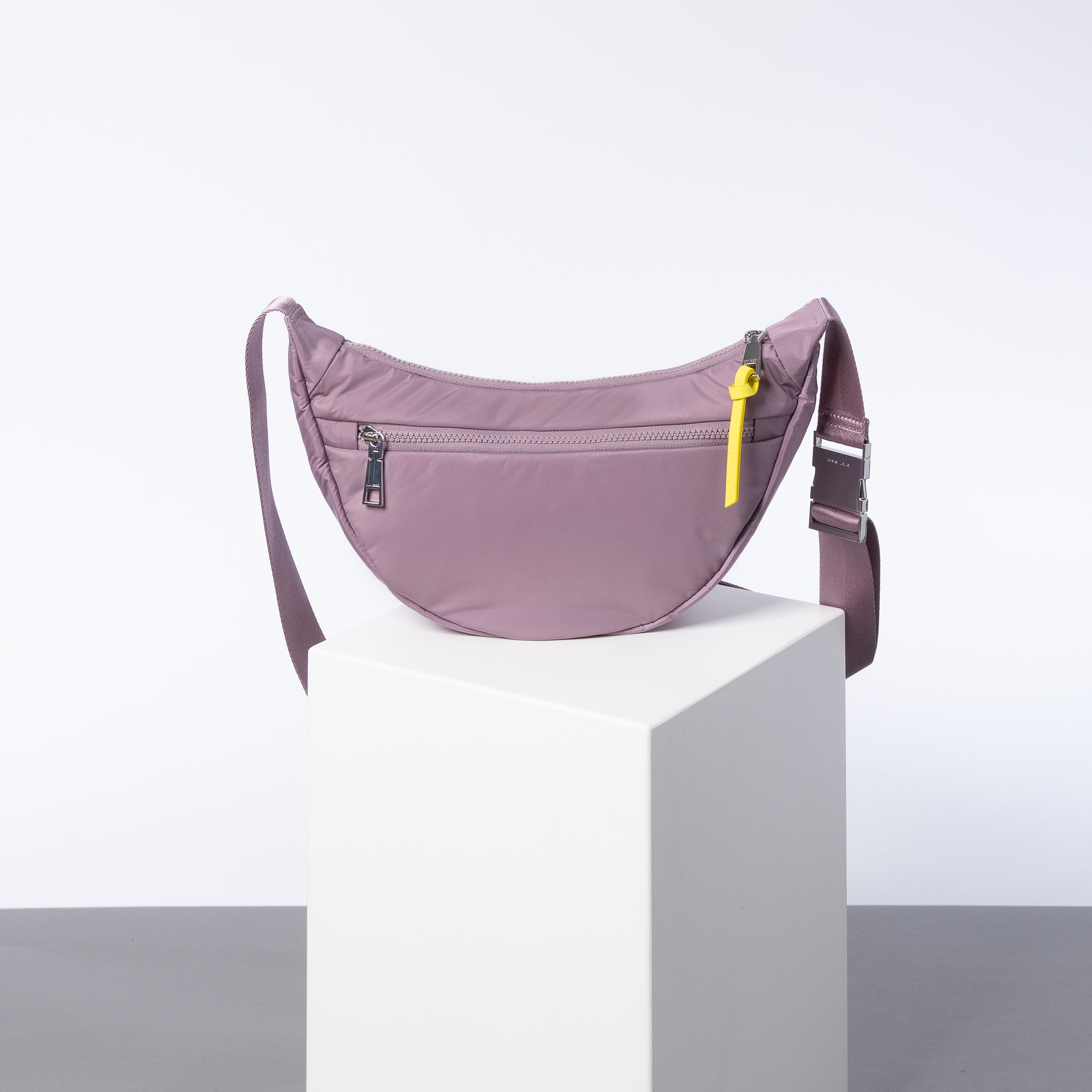 Padded Hip Bag medium - ash plum - VIVI MARI