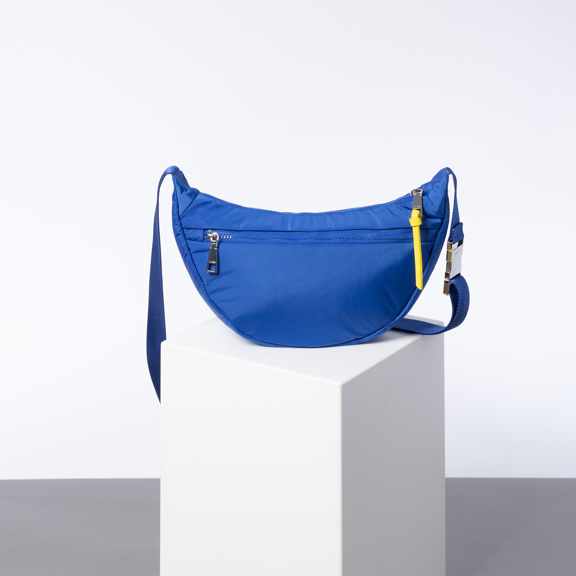 Padded Hip Bag medium - blue - VIVI MARI