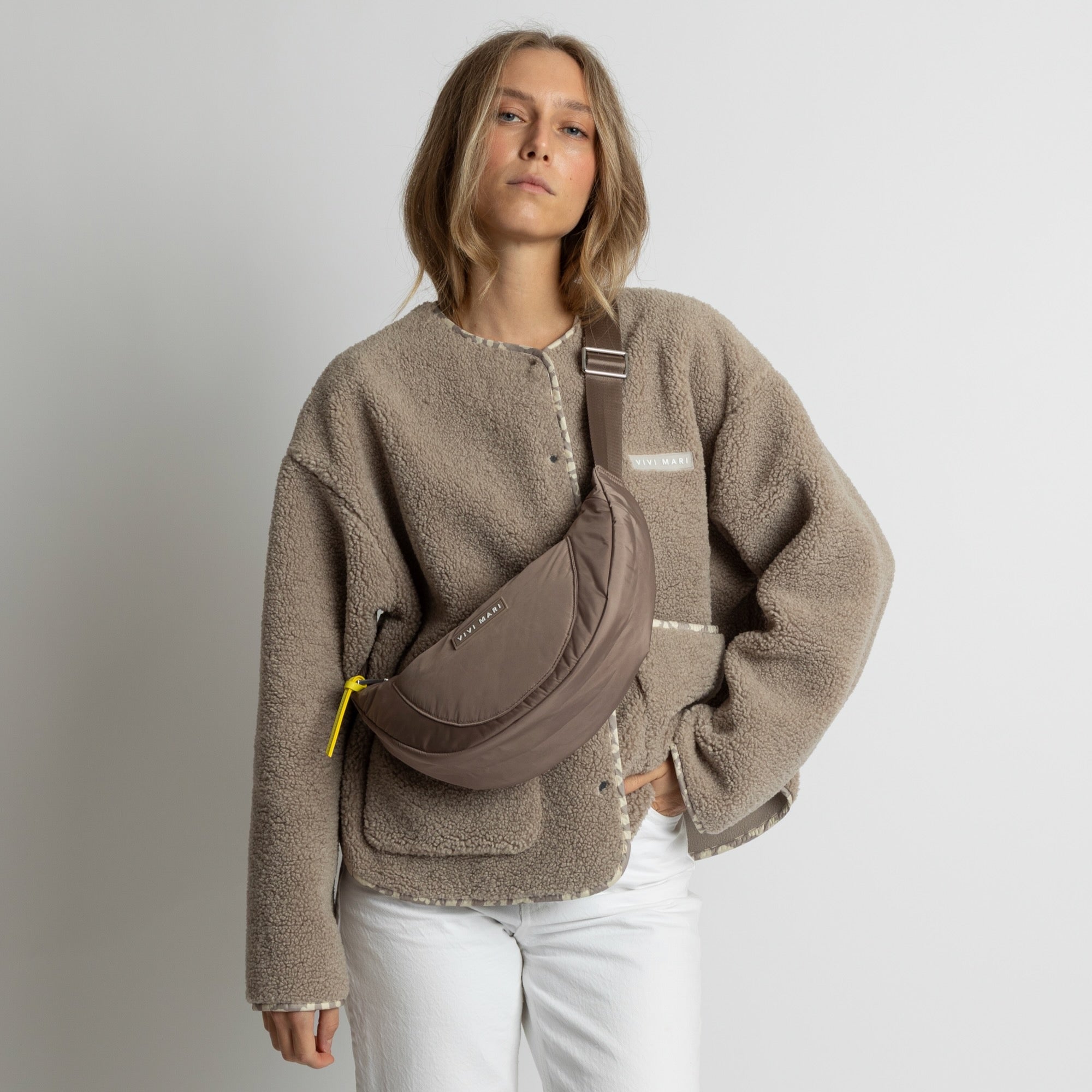 Padded Hip Bag medium - dark mushroom - VIVI MARI