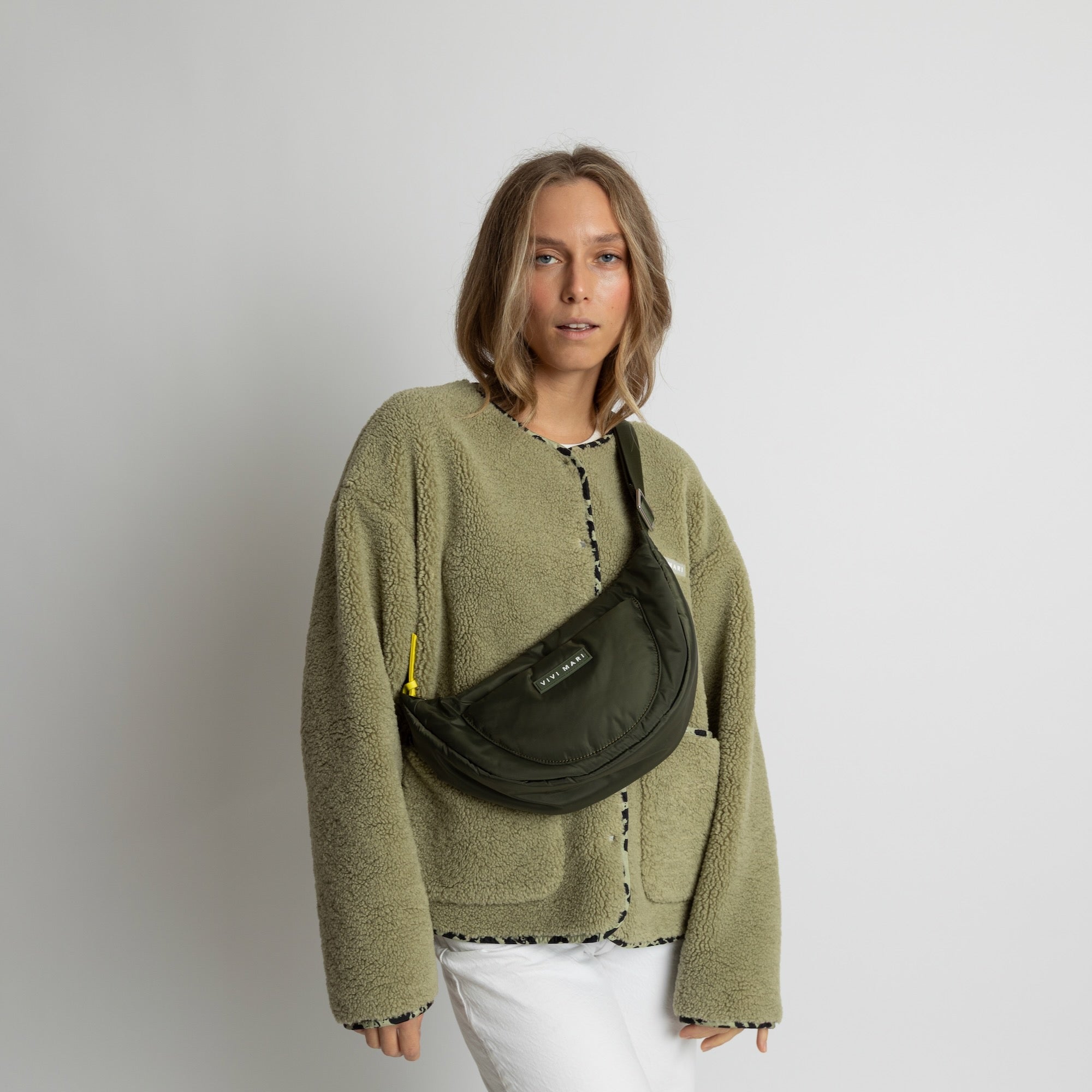 Padded Hip Bag medium - olive - VIVI MARI