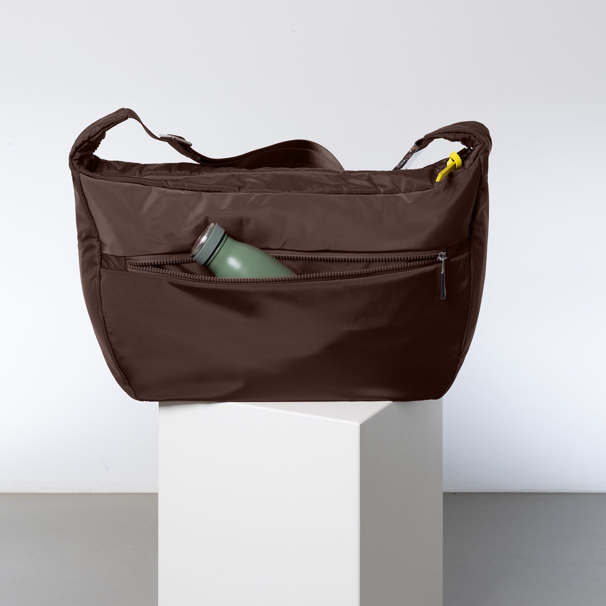Padded Hip Bag oversized - chocolate - VIVI MARI