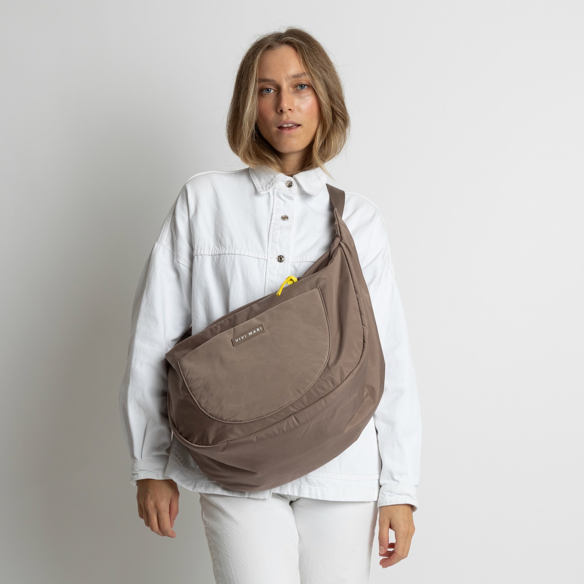 Padded Hip Bag oversized - dark mushroom - VIVI MARI