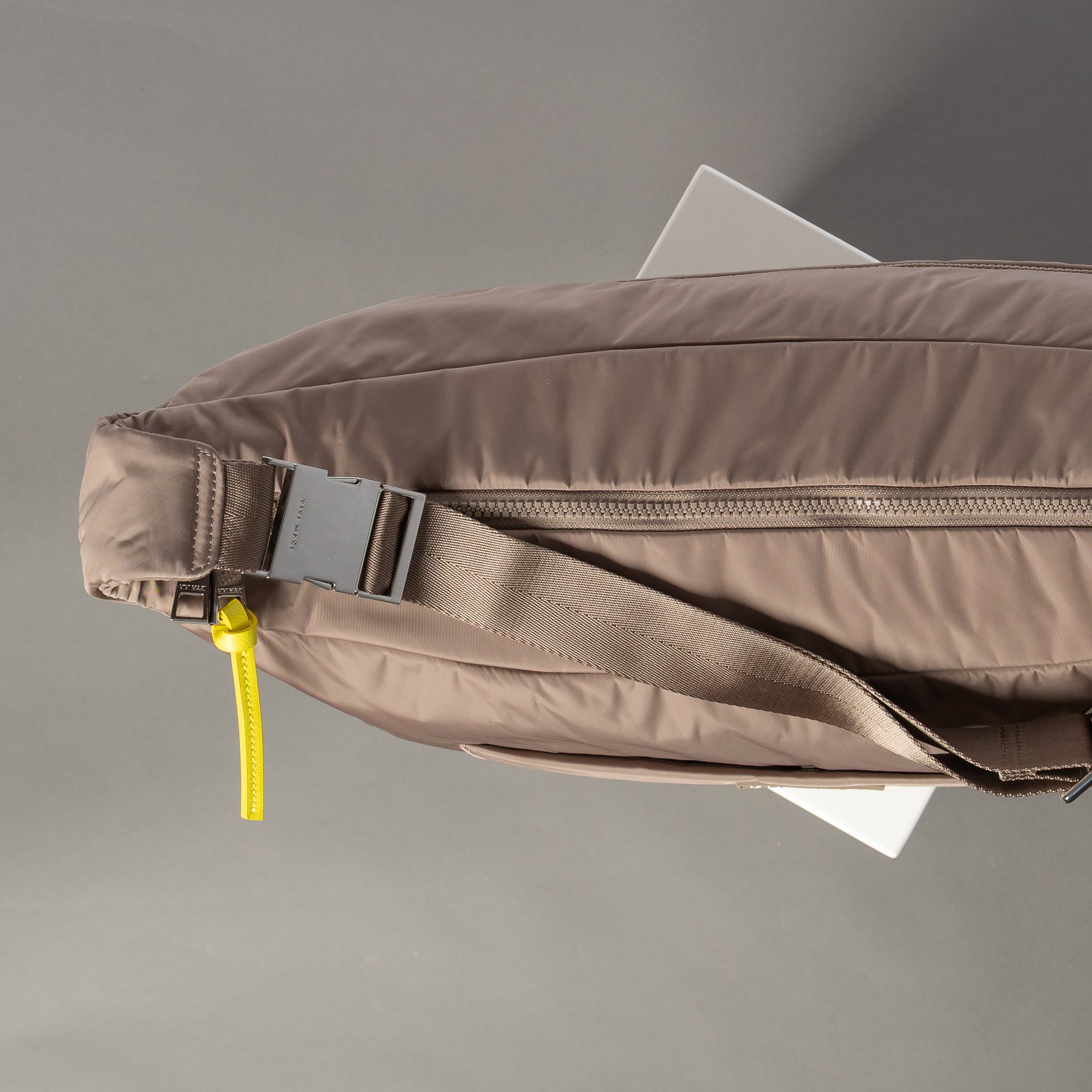 Padded Hip Bag oversized - dark mushroom - VIVI MARI