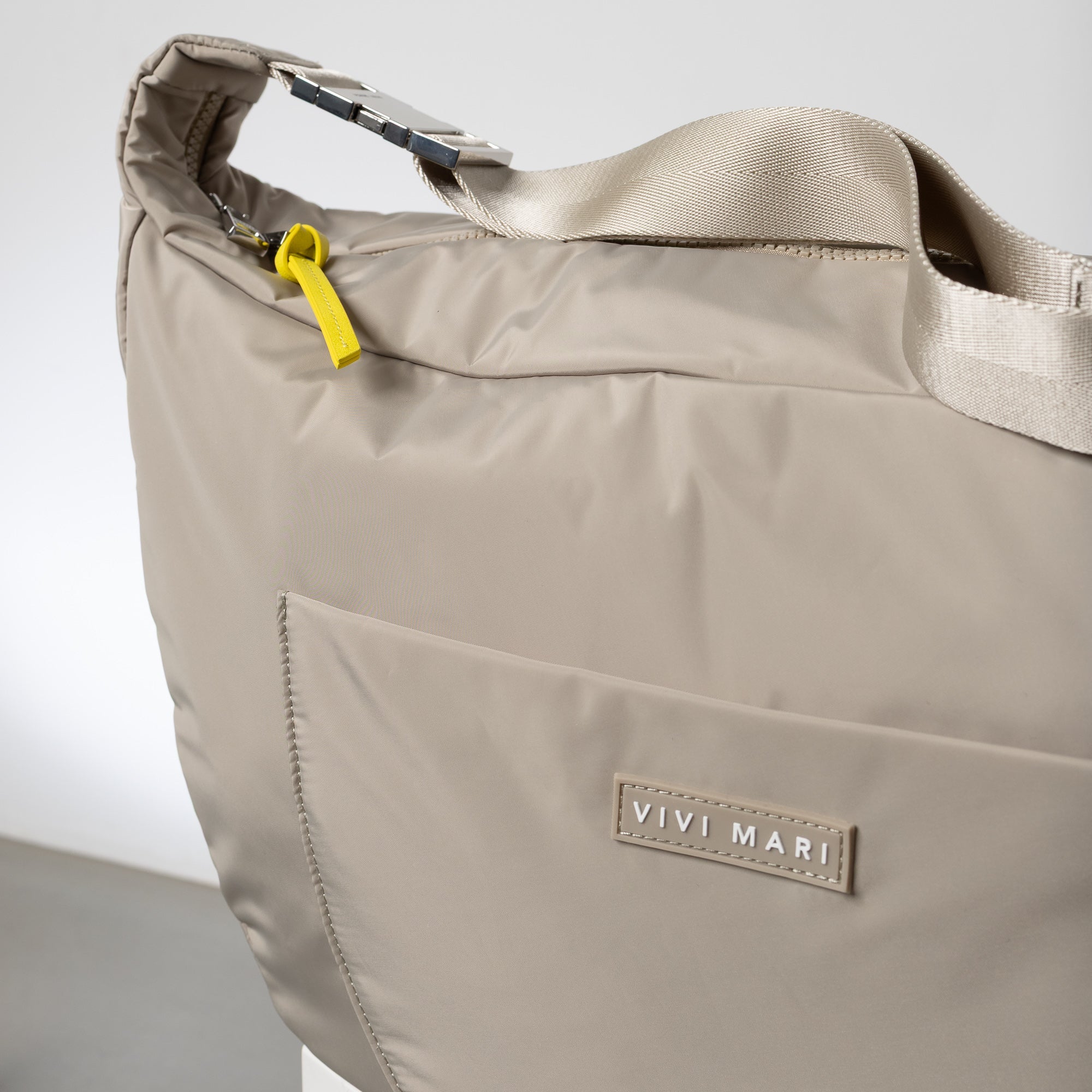 Padded Hip Bag oversized - stone - VIVI MARI