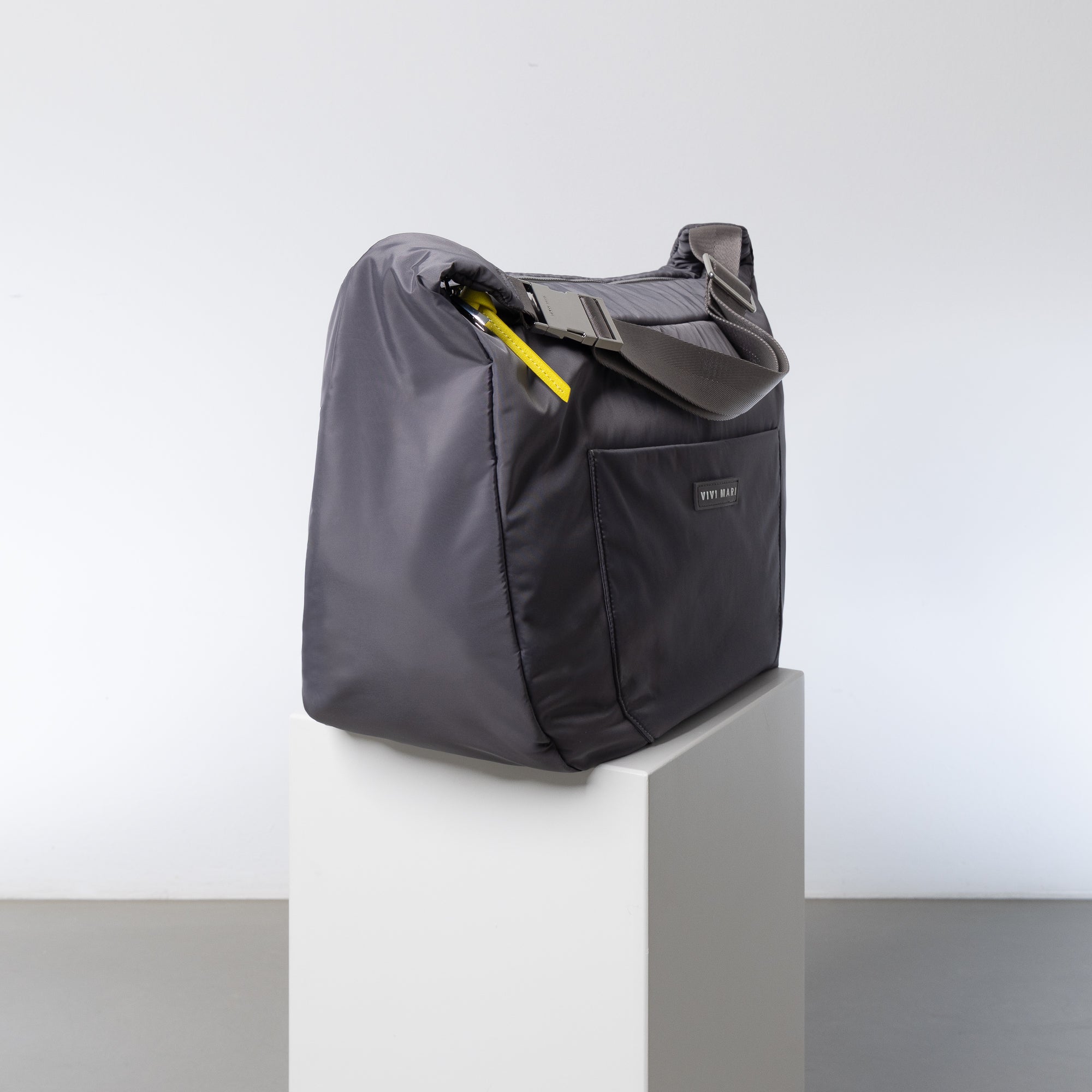 Padded Hip Bag oversized - taupe - VIVI MARI