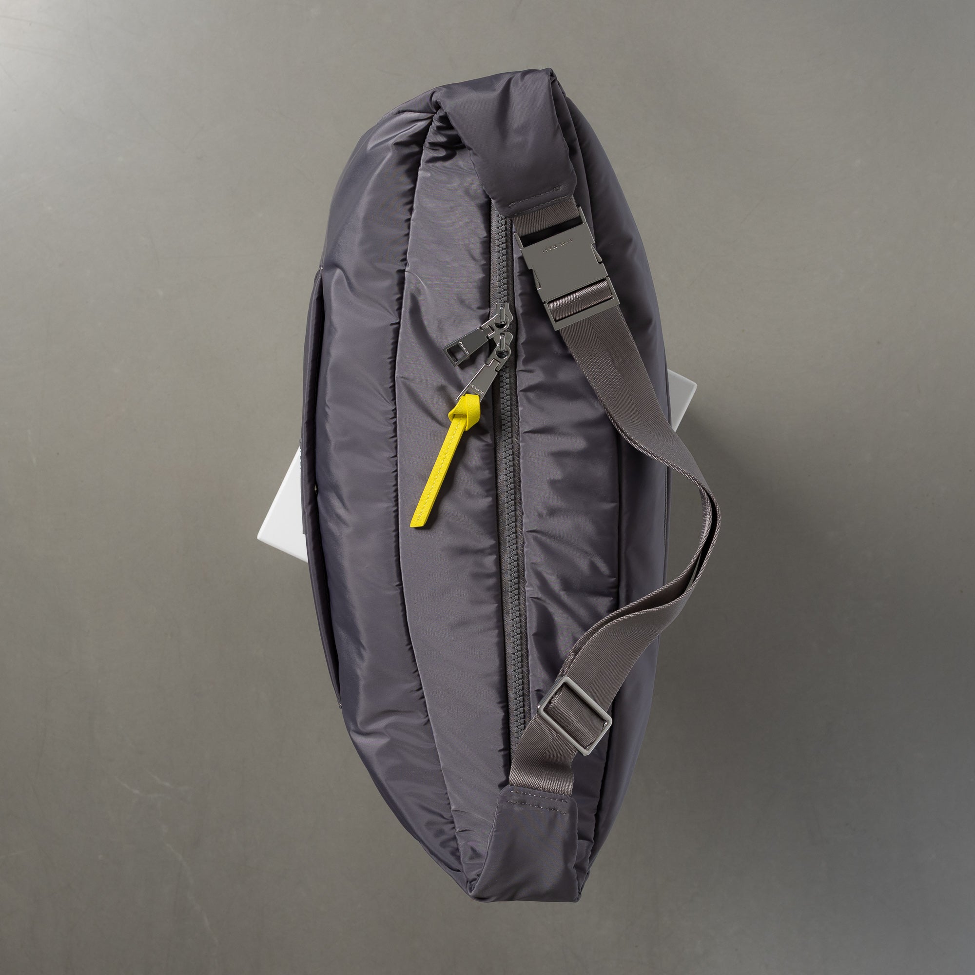Padded Hip Bag oversized - taupe - VIVI MARI