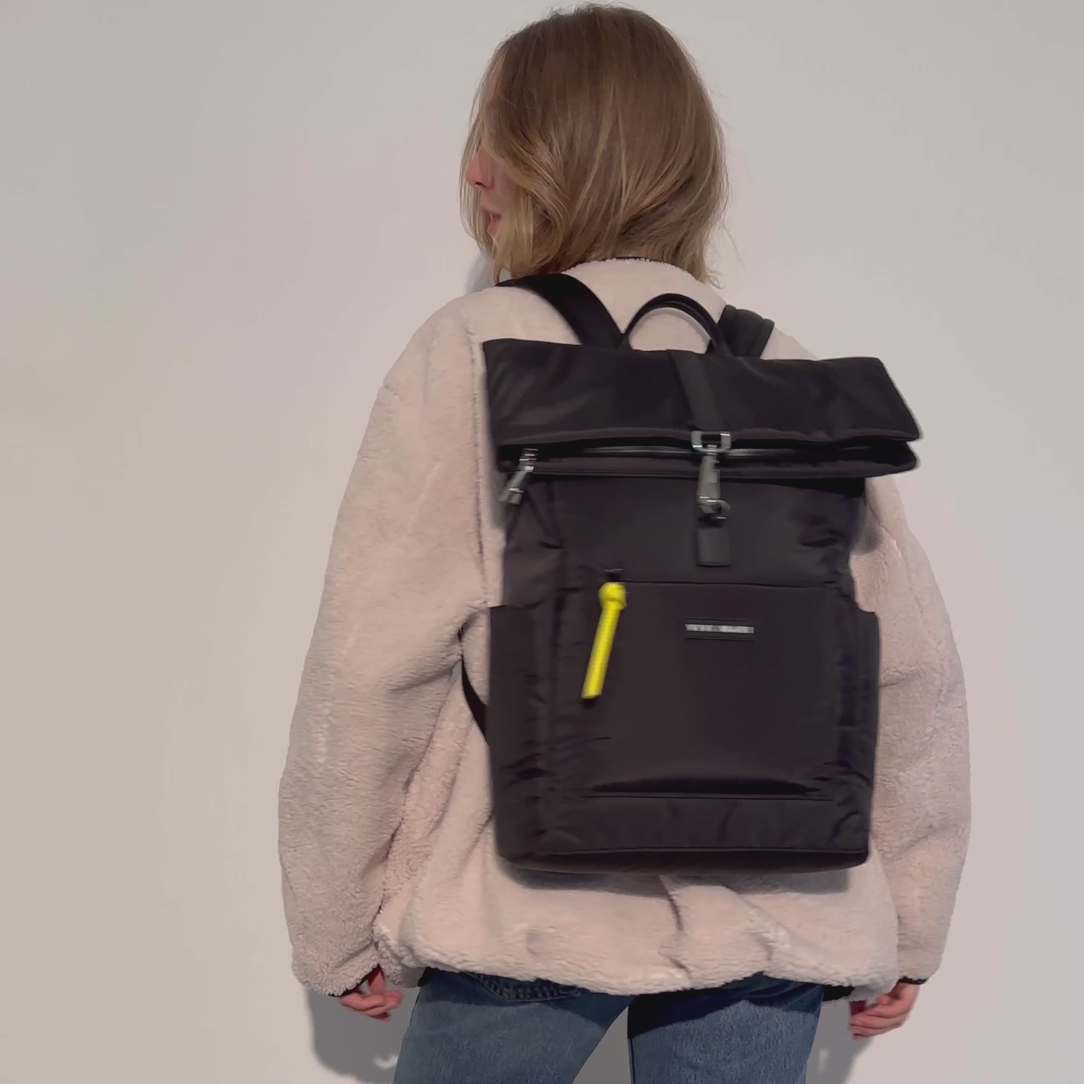 Padded Backpack medium - black - VIVI MARI