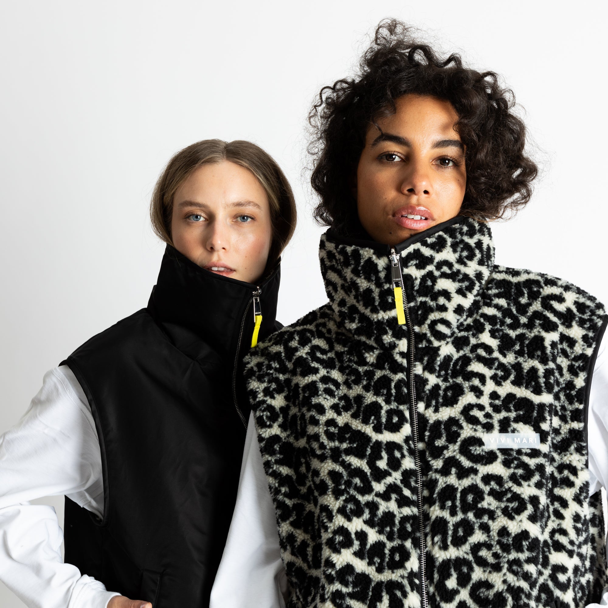 Reversible Bomber Vest - black/leo black - sand - VIVI MARI