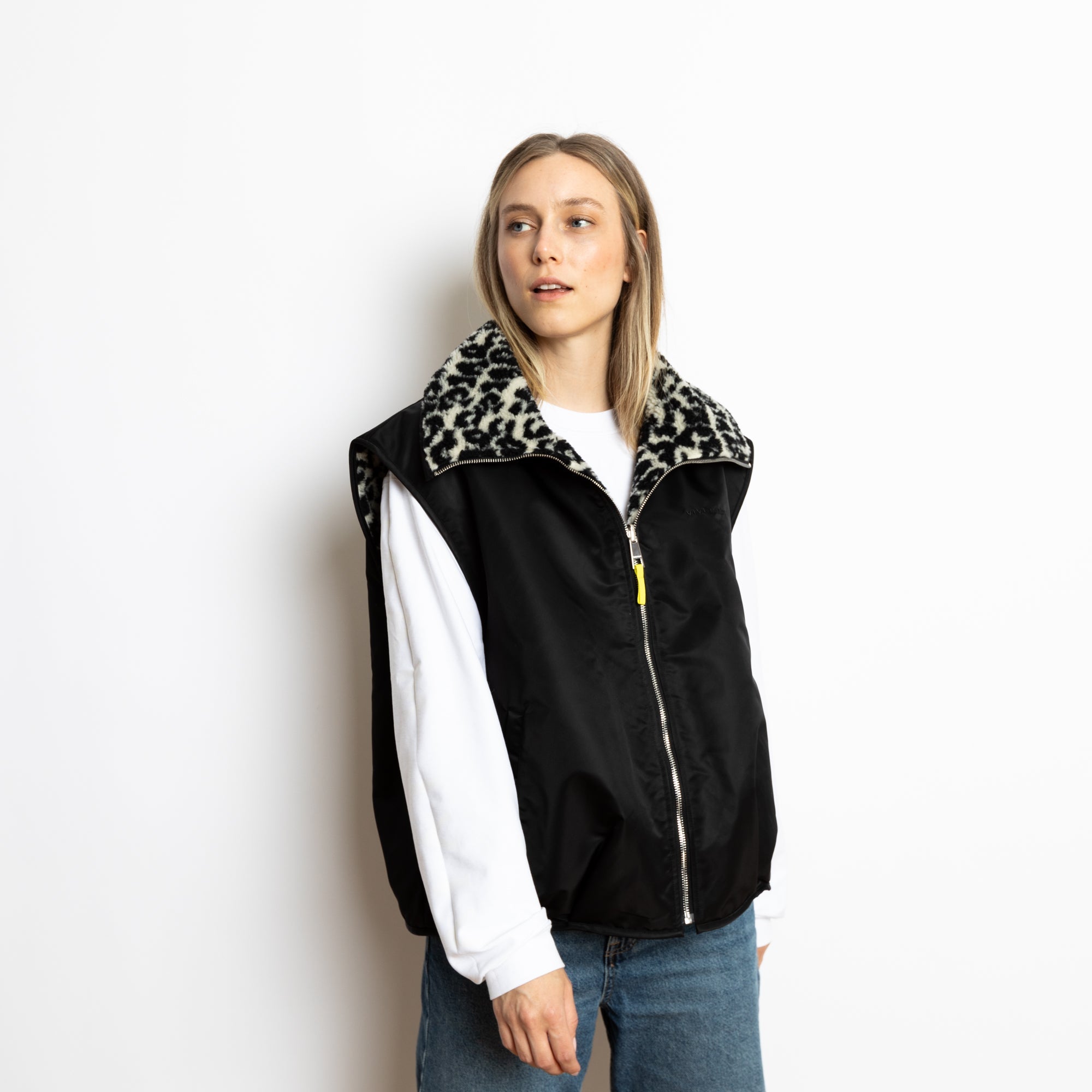 Reversible Bomber Vest - black/leo black - sand - VIVI MARI