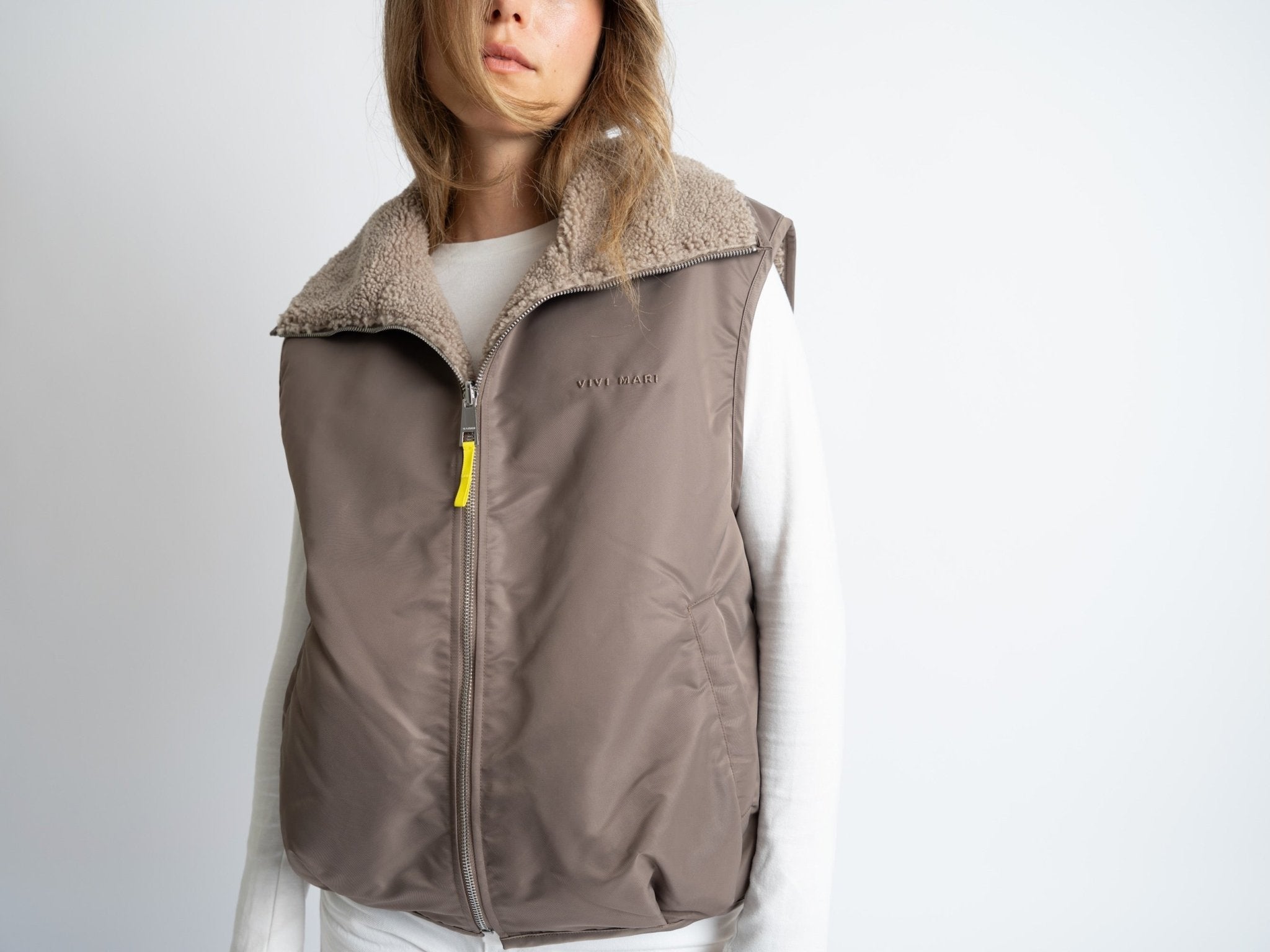 Reversible Bomber Vest - dark mushroom/mushroom - VIVI MARI