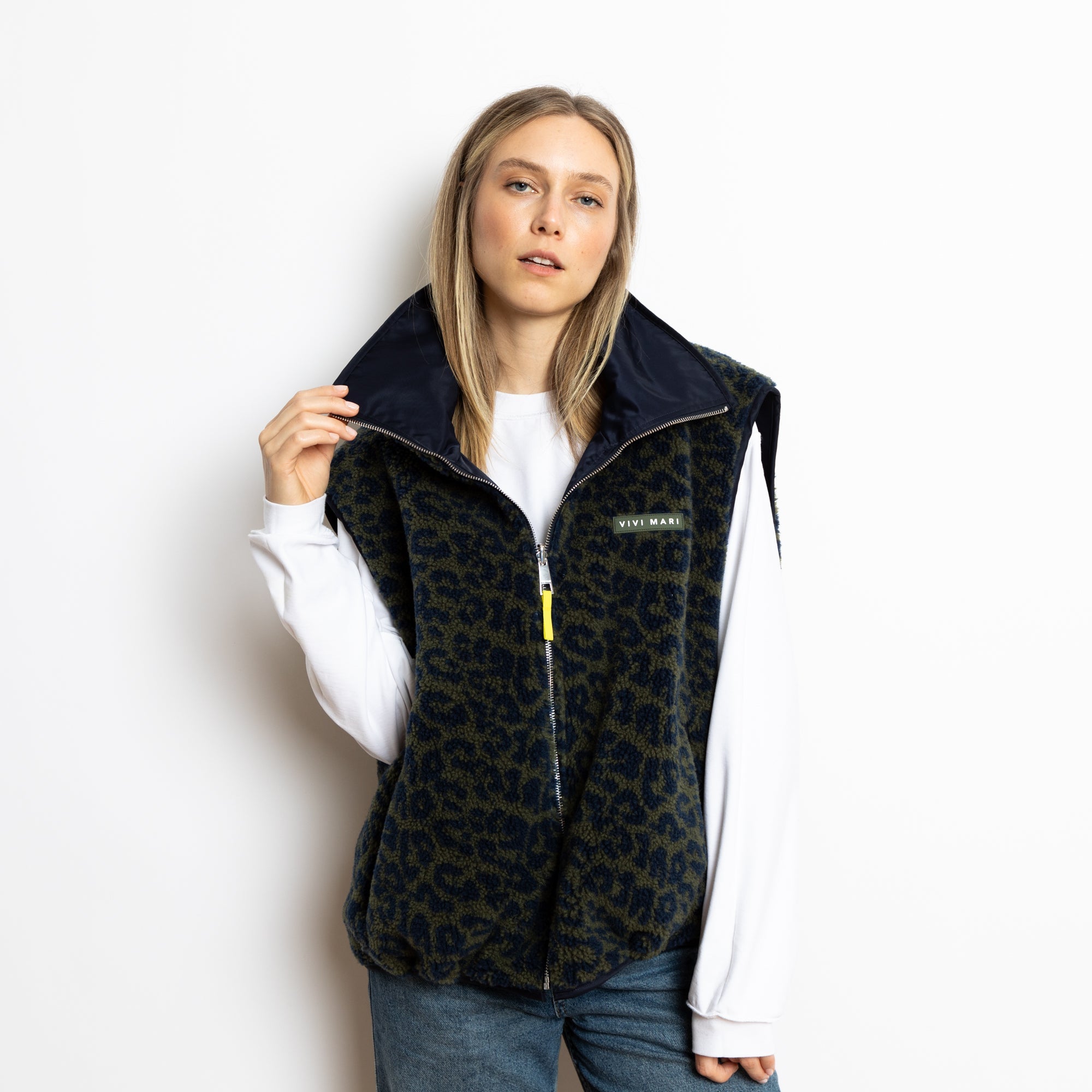 Reversible Bomber Vest - navy/leo navy - olive - VIVI MARI