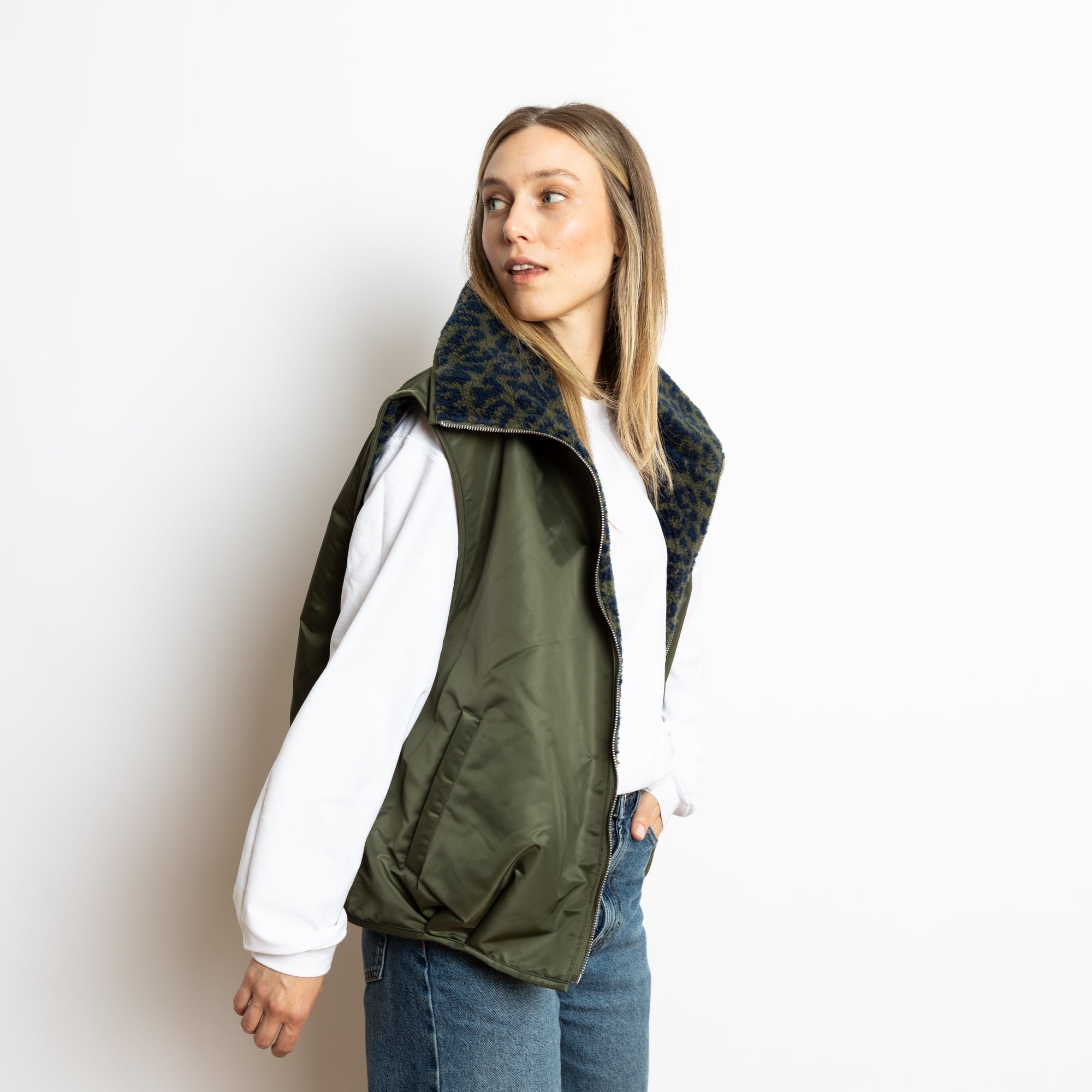 Reversible Bomber Vest - olive/leo navy - olive - VIVI MARI