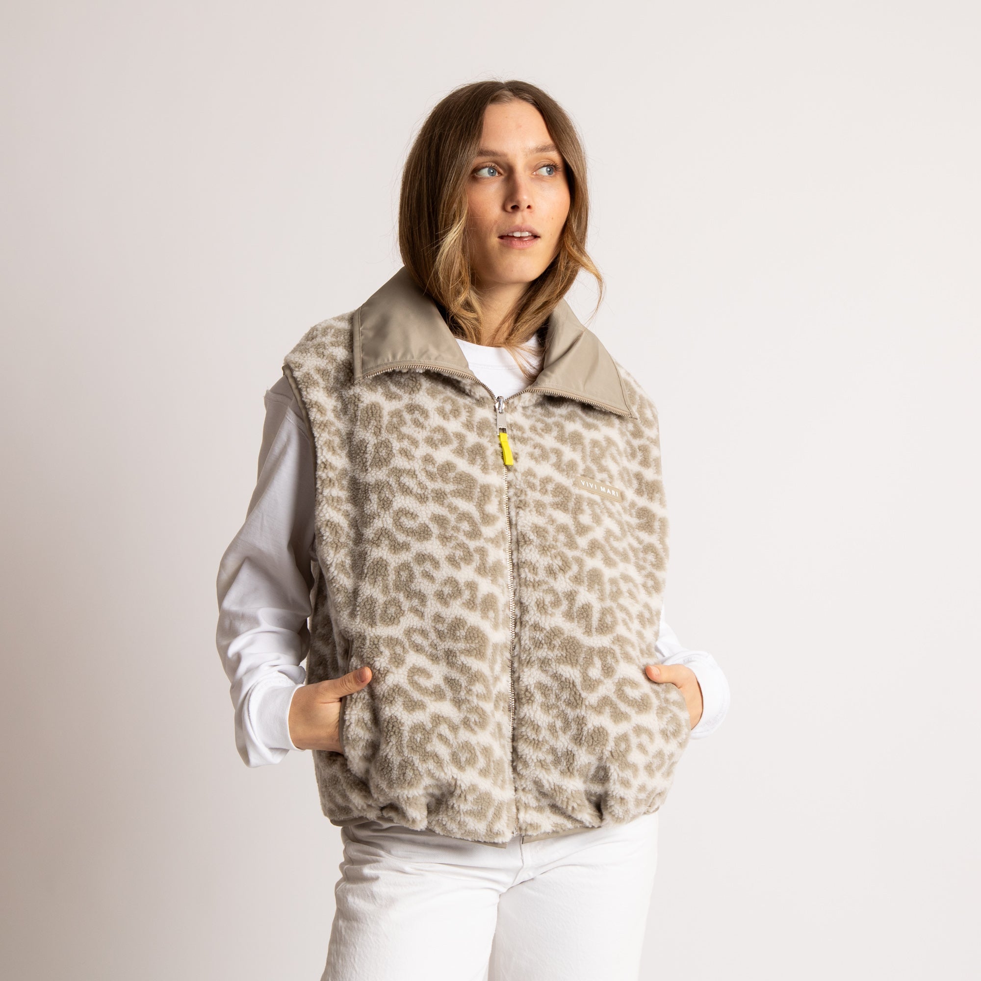 Reversible Bomber Vest - stone/leo sand - stone - VIVI MARI