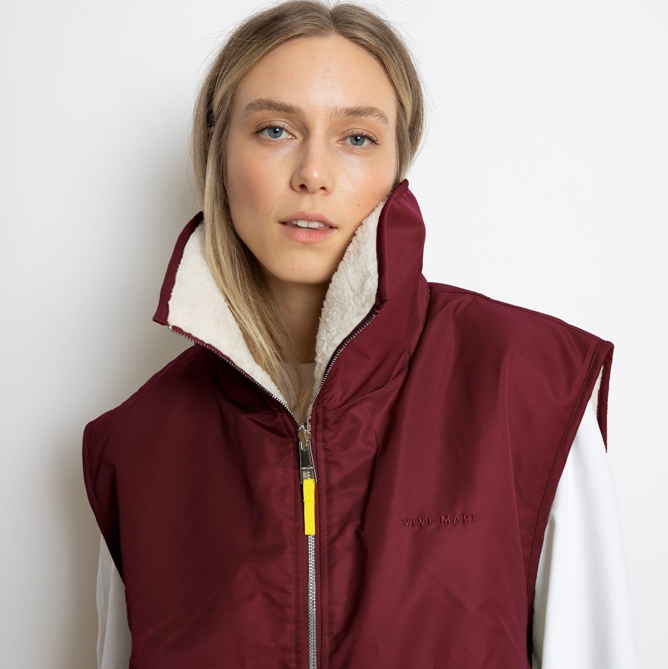 Reversible Bomber Vest - wine red/sand - VIVI MARI