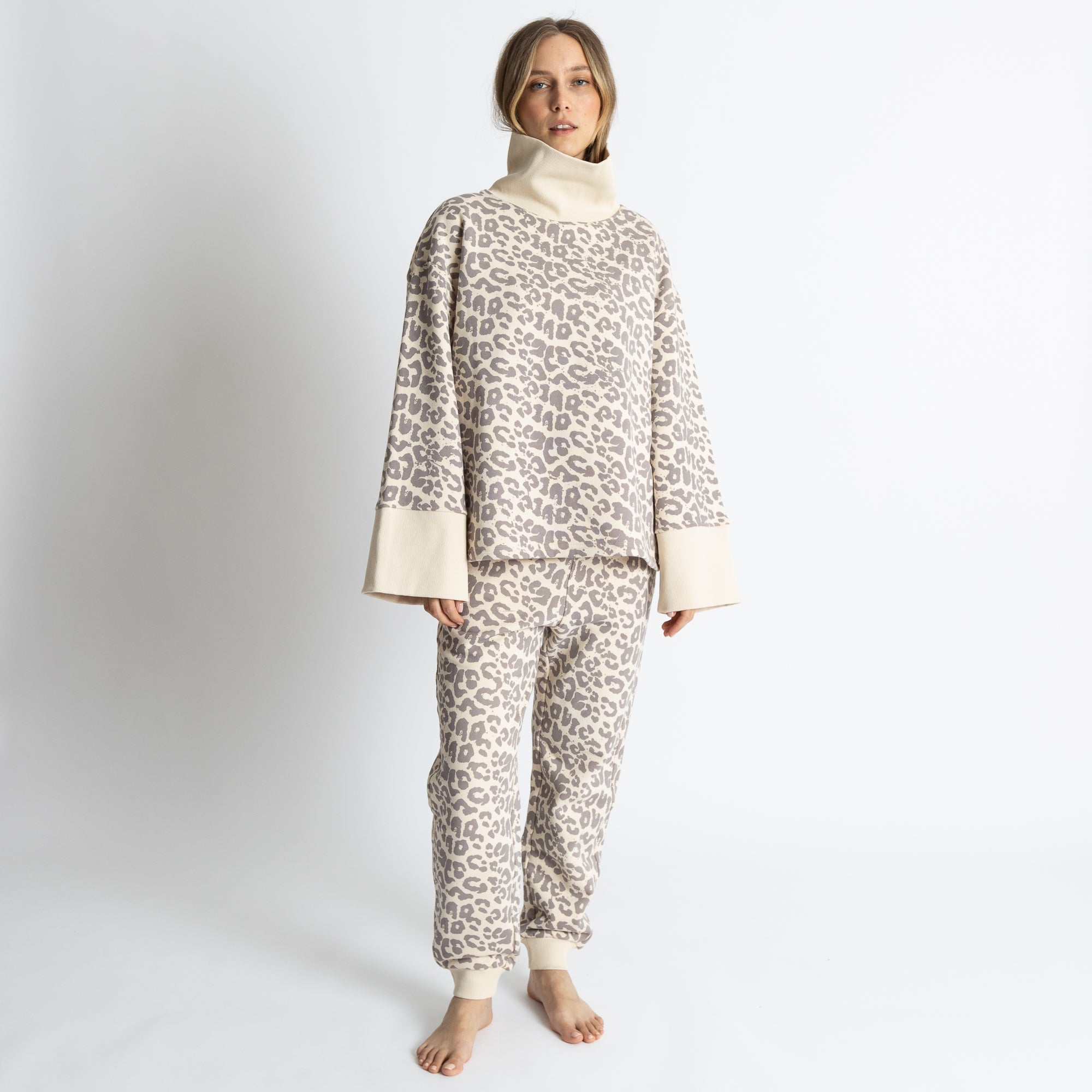 Sweatshirt turtle neck - leo splashes grey/sand - VIVI MARI