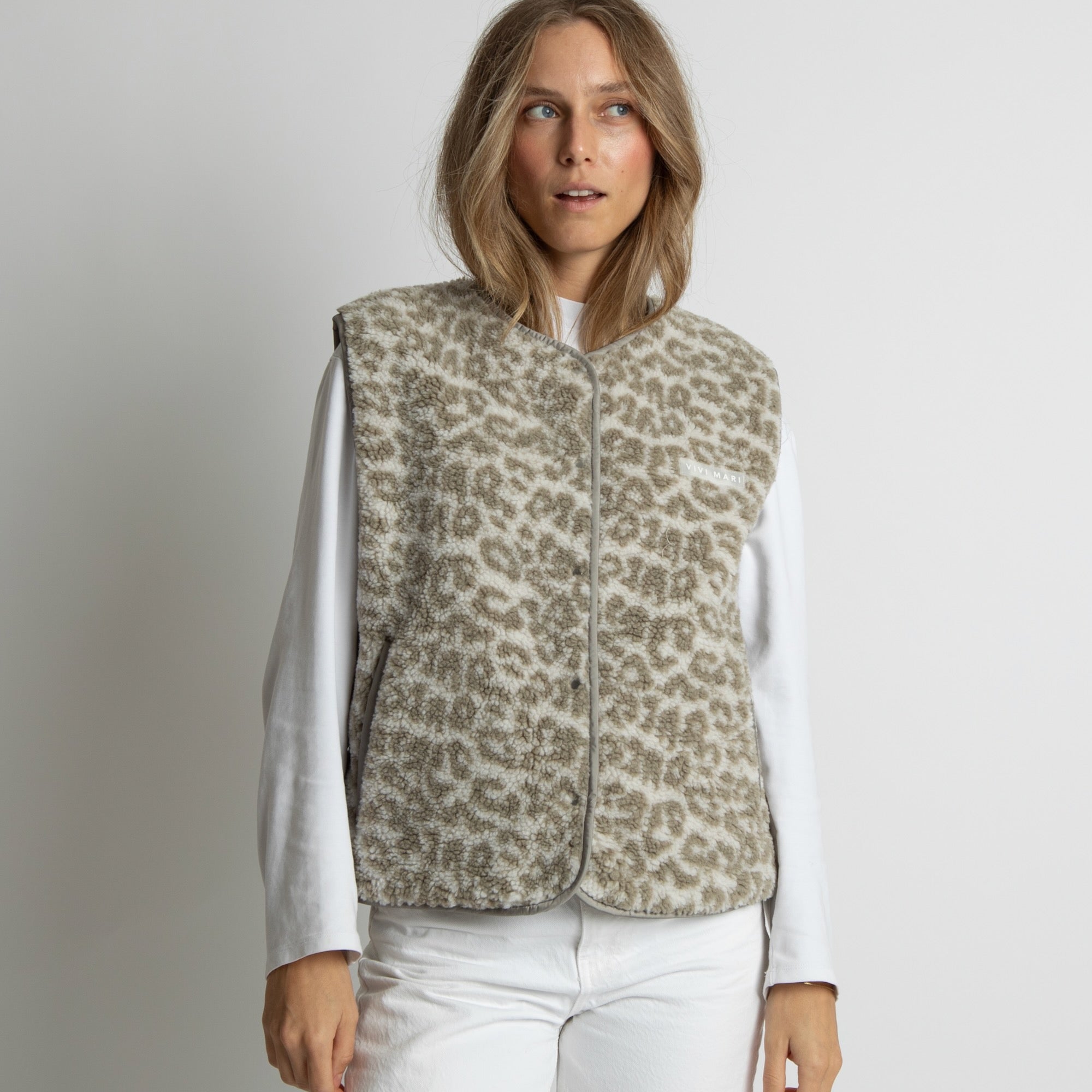 Teddy Fleece Vest - leo splashes stone/sand - VIVI MARI