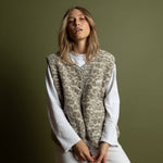 Teddy Fleece Vest - leo splashes stone/sand - VIVI MARI