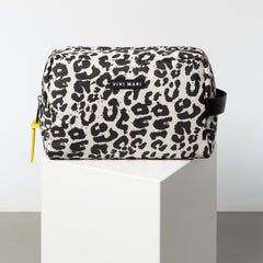 Toiletry Bag large - leo splashes black/sand - VIVI MARI