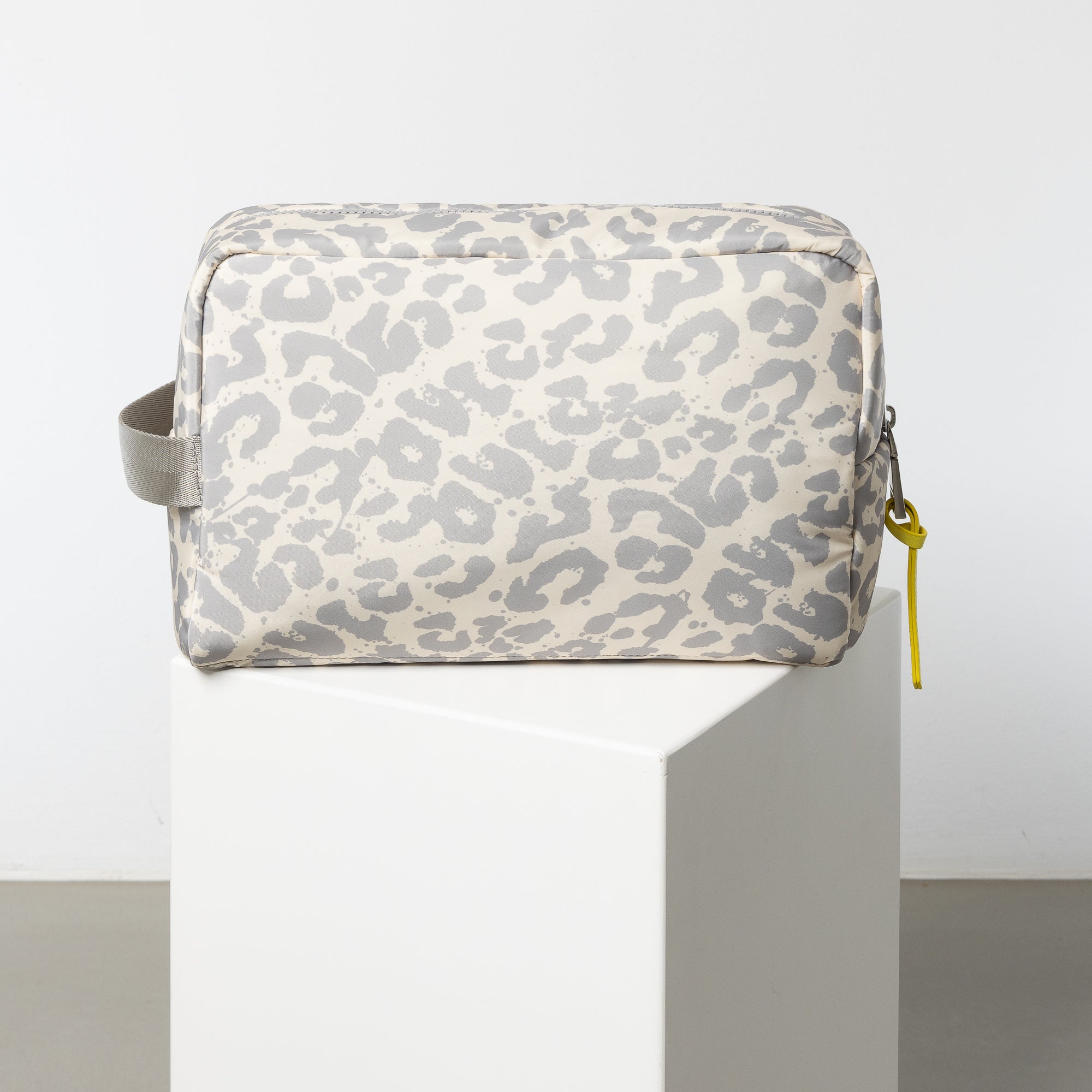 Toiletry Bag large - leo splashes grey/sand - VIVI MARI