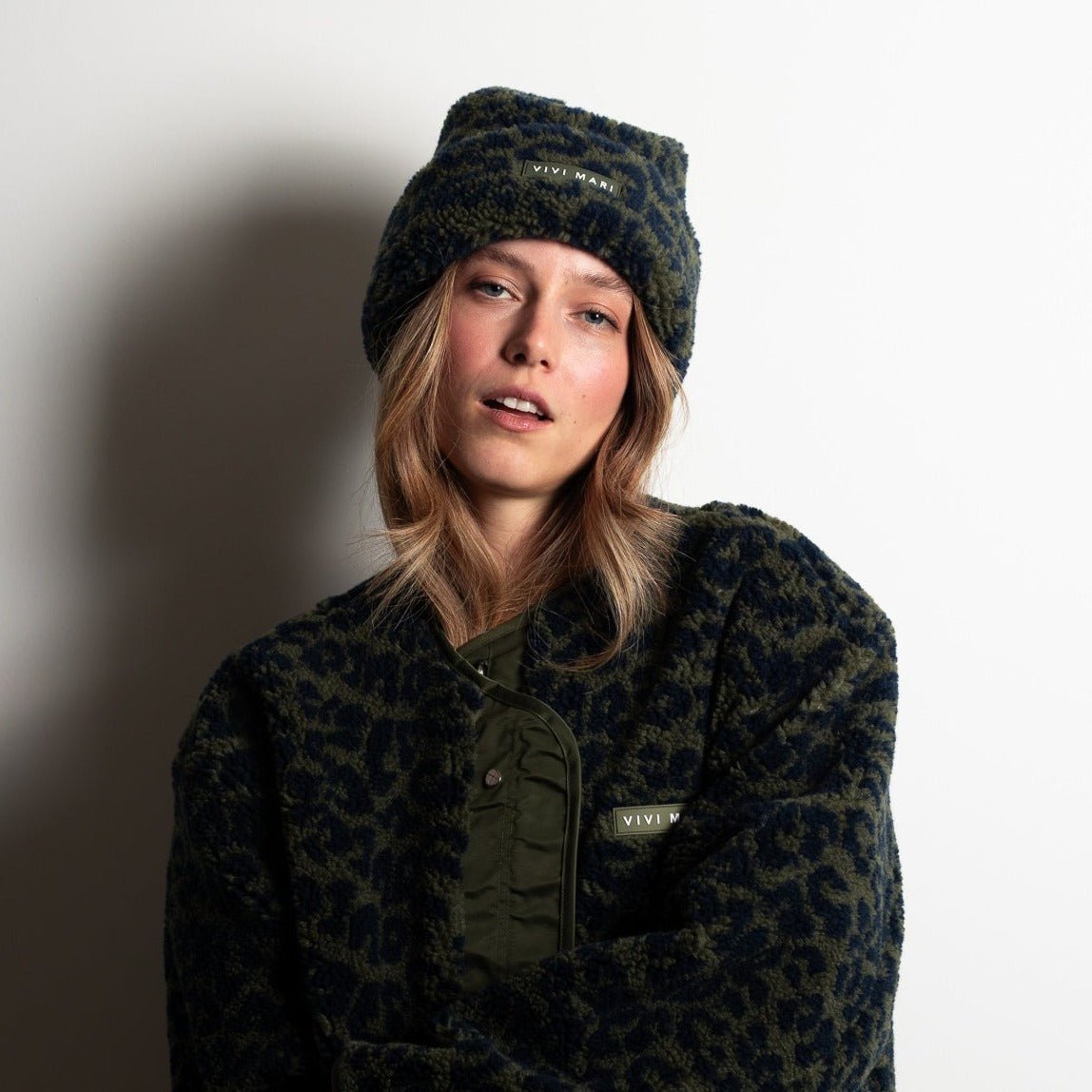 Beanie Teddy - leo navy/olive - VIVI MARI