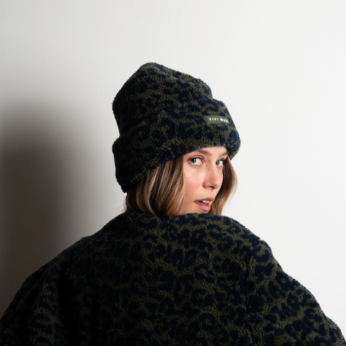 Beanie Teddy - leo navy/olive - VIVI MARI