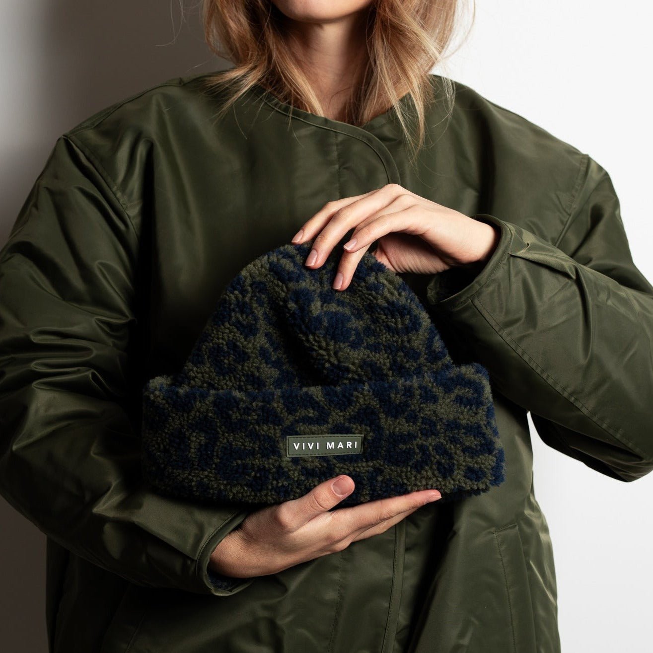 Beanie Teddy - leo navy/olive - VIVI MARI